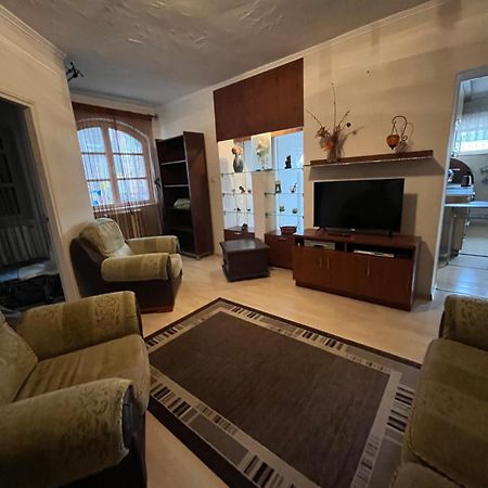 Tocc Apartman Gyal Экстерьер фото