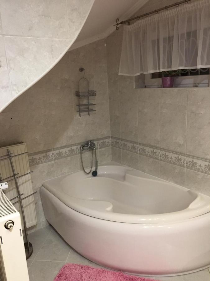 Tocc Apartman Gyal Экстерьер фото