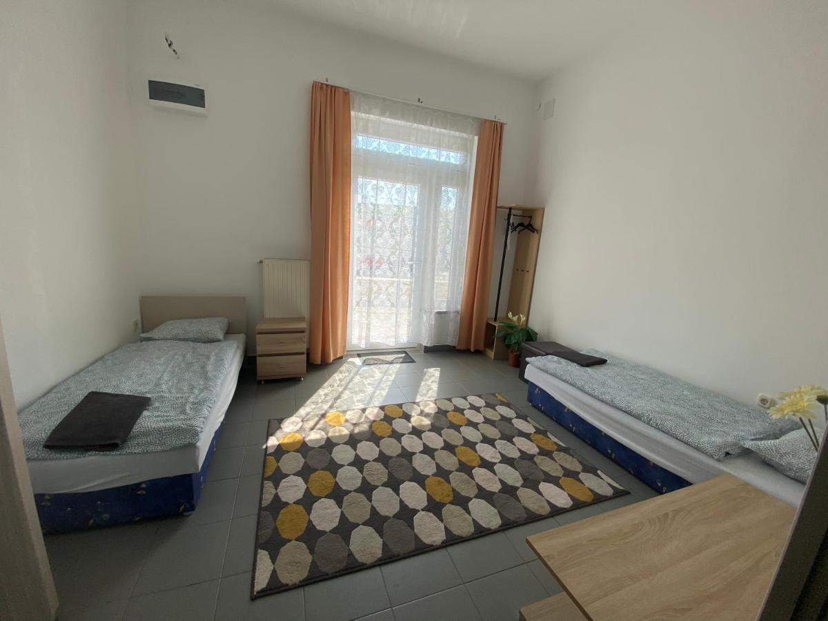 Tocc Apartman Gyal Экстерьер фото
