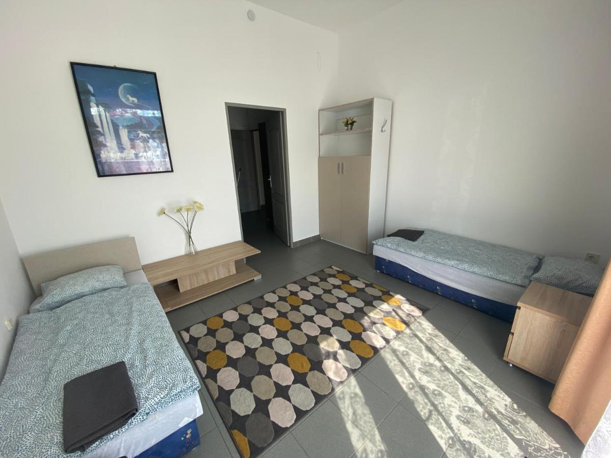Tocc Apartman Gyal Экстерьер фото