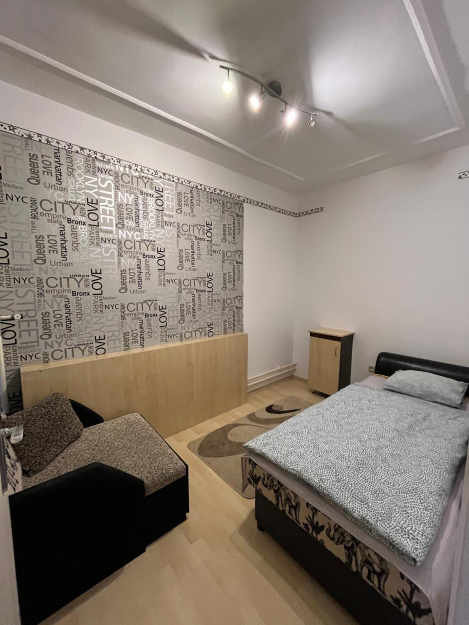 Tocc Apartman Gyal Экстерьер фото