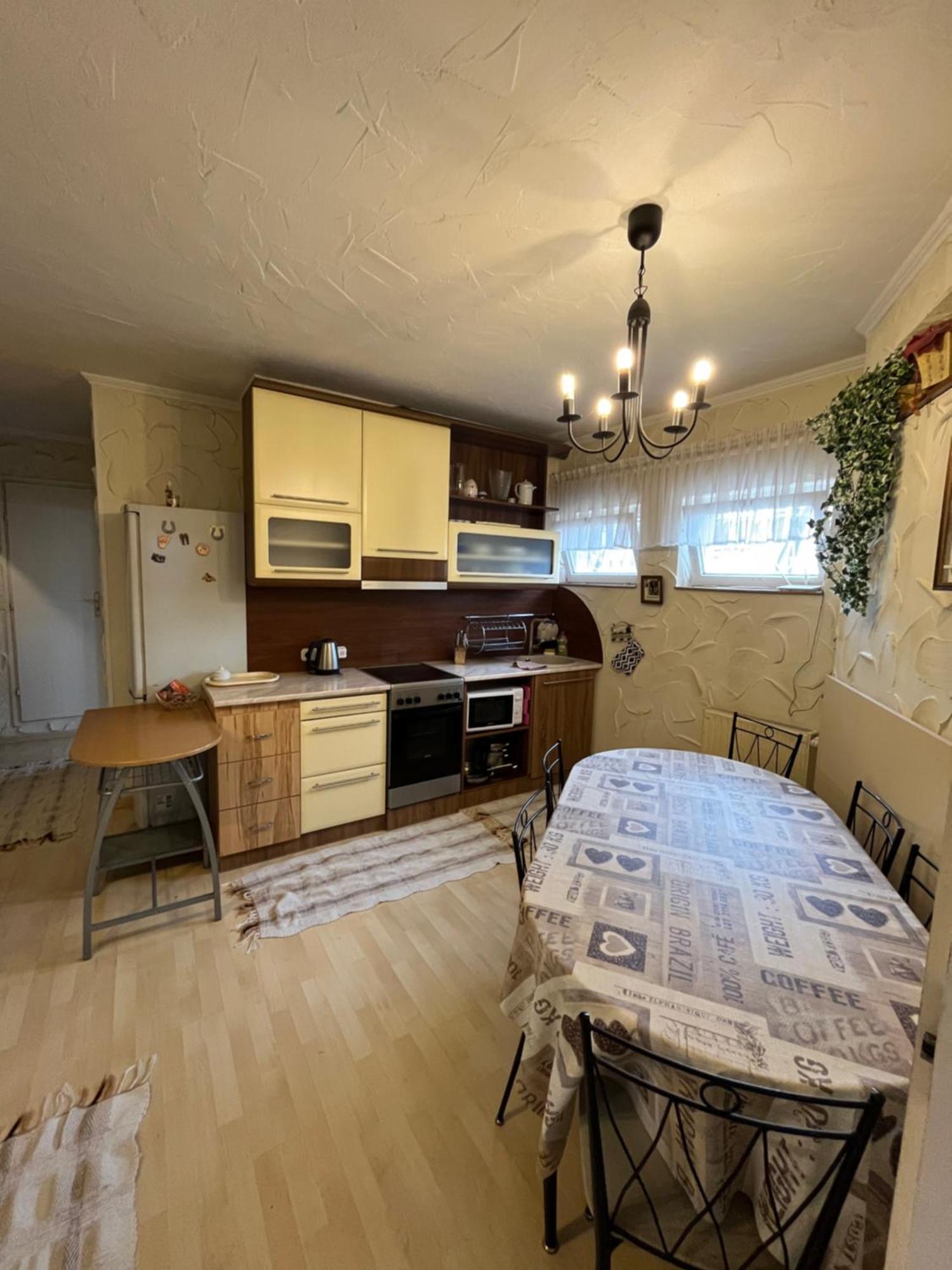 Tocc Apartman Gyal Экстерьер фото