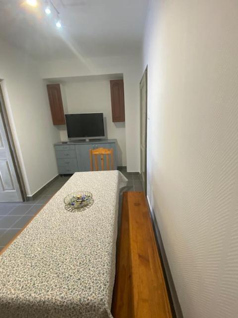 Tocc Apartman Gyal Экстерьер фото